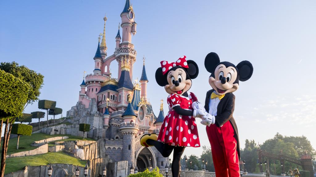 Disneyland Paris Ticket + Coach from Paris